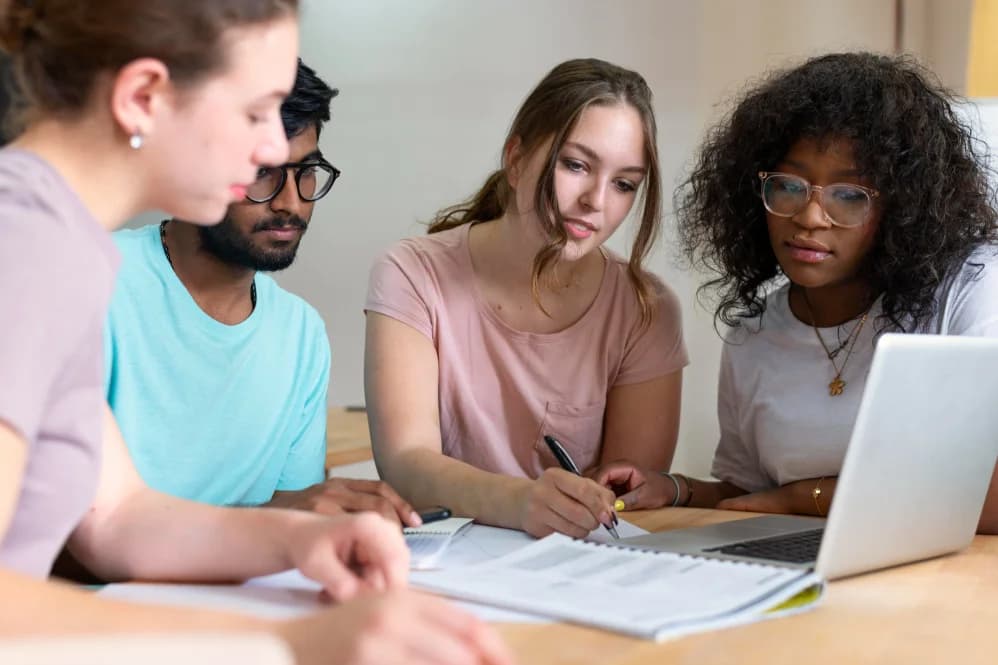 Noções Básicas de Psicologia Industrial-Organizacional